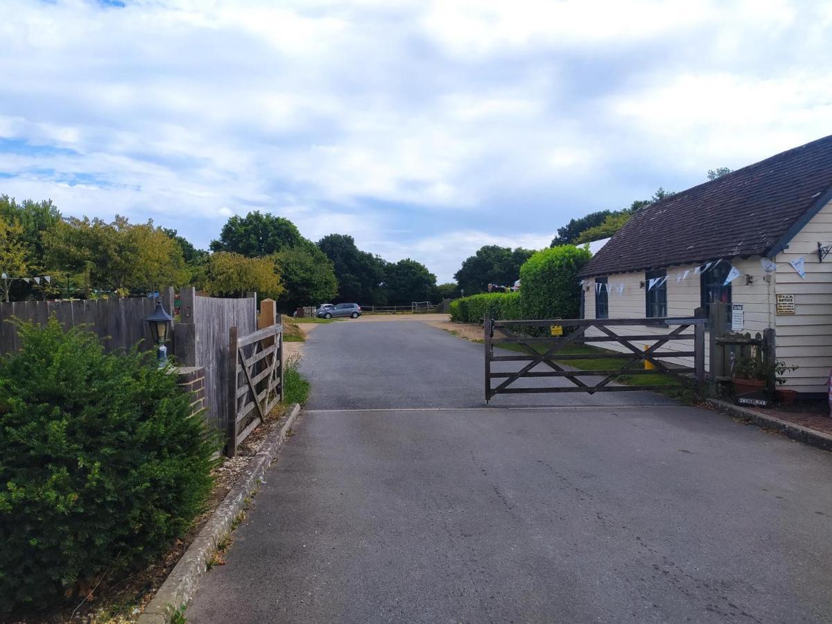 FletchingGarden Flat At The Infamous Piltdown Man Pubアパートメント エクステリア 写真